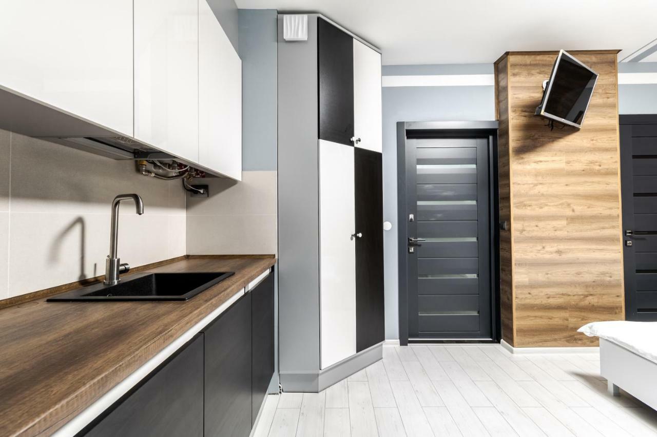 Balabana Red Apartment Lviv Exterior photo